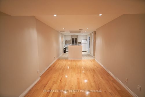 upper-35 Longboat Ave, Toronto, ON, M5A4C9 | Card Image