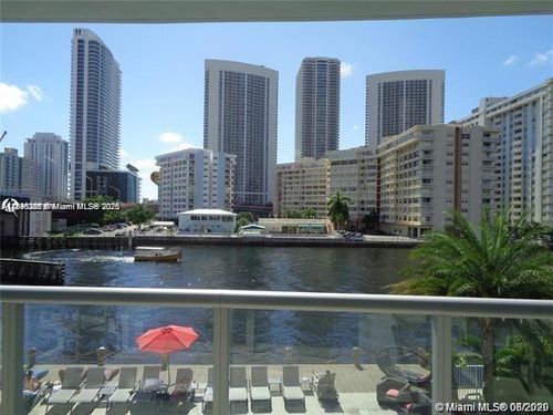 t301-2600 E Hallandale Beach Blvd, Hallandale Beach, FL, 33009-4876 | Card Image