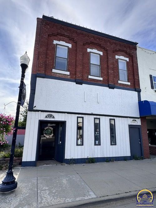 614 Topeka Ave, Lyndon, KS, 66451-9869 | Card Image