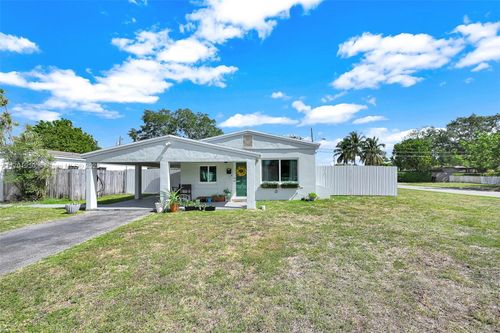 1595 Ne 174th St, North Miami Beach, FL, 33162-1436 | Card Image