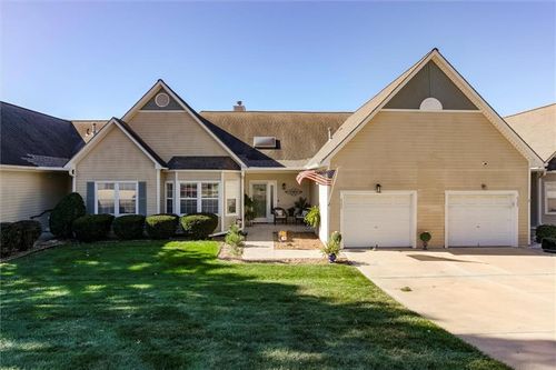4304 S Milton Dr, Independence, MO, 64055-5471 | Card Image