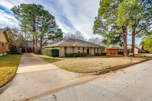 824 Sandpiper Dr, Denton, TX, 76205-8018 | Card Image