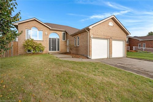 175 Stirling Macgregor Dr, Cambridge, ON, N1S4Z8 | Card Image