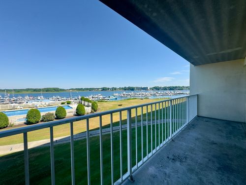 304-200 Cove Way, Quincy, MA, 02169-5860 | Card Image