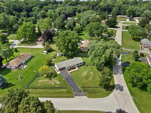 21410 W Valley Dr, New Berlin, WI, 53146-1148 | Card Image