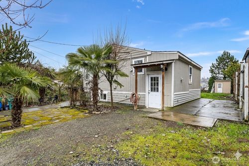 1901 S Plum St, Seattle, WA, 98144-4437 | Card Image