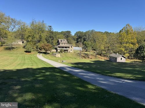 1375 S Bailey Rd, E Fallowfield, PA, 19320-4657 | Card Image