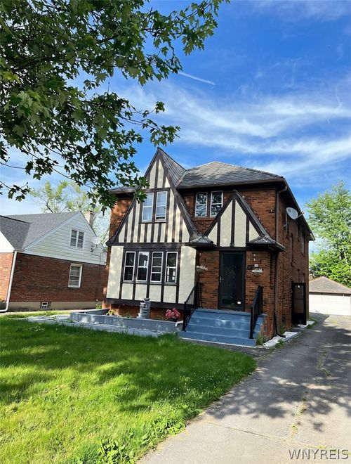81 Concord Dr, Cheektowaga, NY, 14215-1905 | Card Image