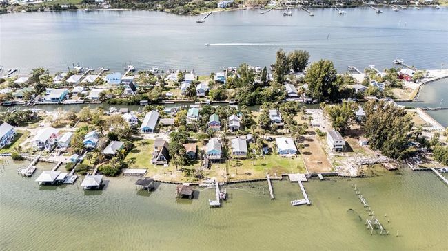 B - 8 Vip Is, House other with 2 bedrooms, 1 bathrooms and null parking in GRANT FL | Image 10