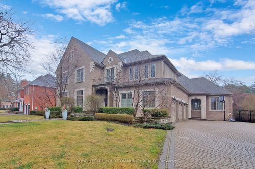 94 Byron St, Oakville, ON, L6J7P9 | Card Image