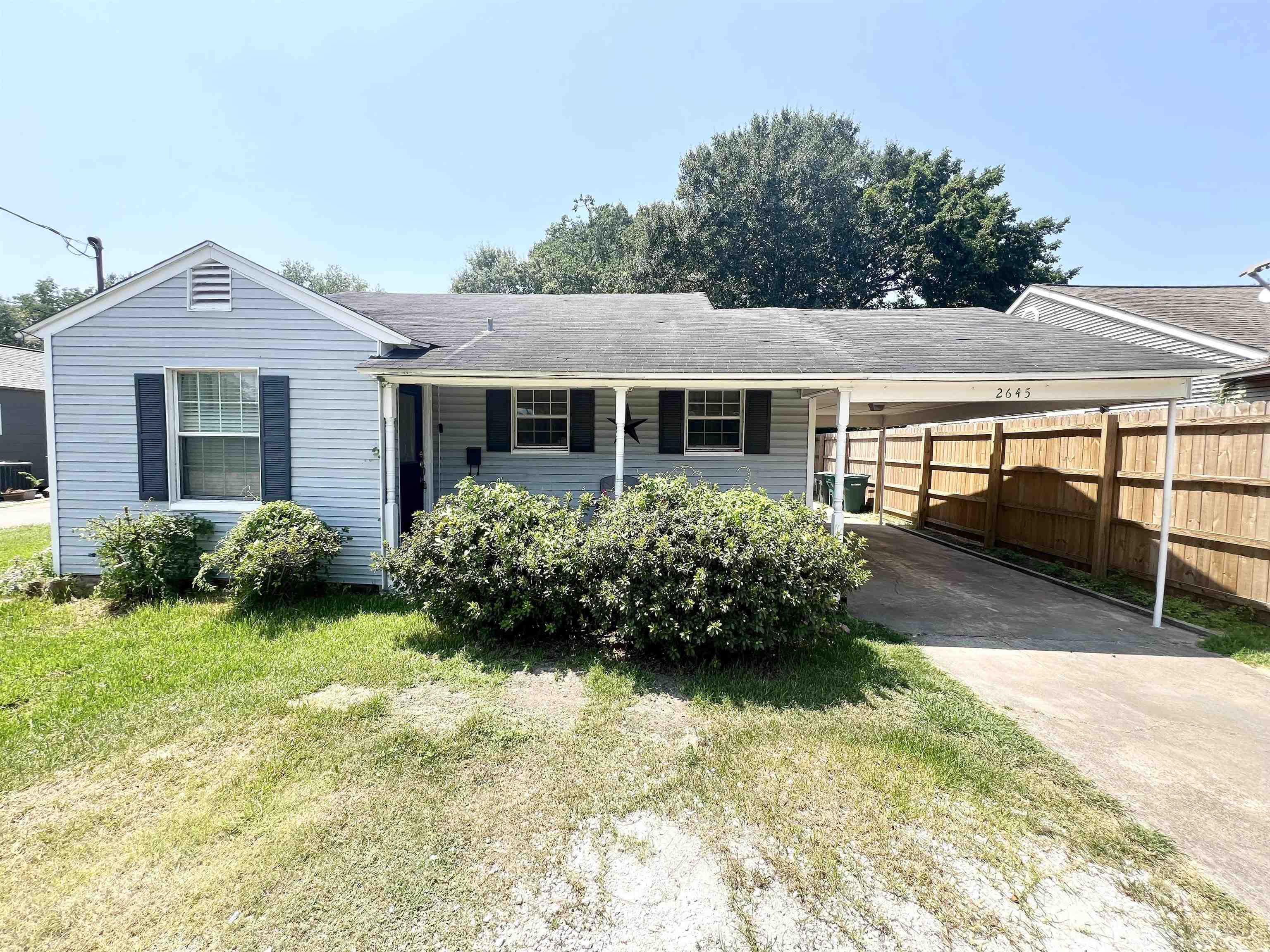 Lucas Dr, Beaumont, TX 77706