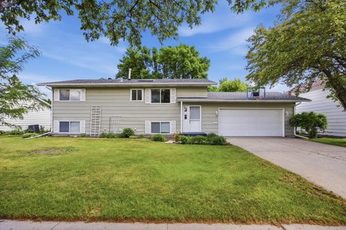 630 Appletree Ln, Moorhead, MN, 56560-3219 | Card Image