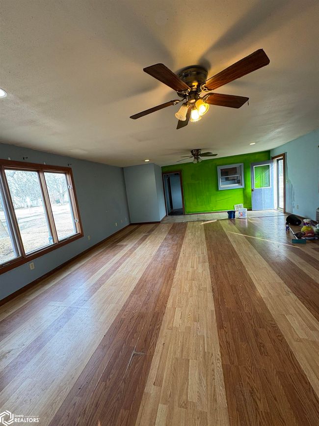 902 4 Th St, Home with 1 bedrooms, 1 bathrooms and 2 parking in Livermore IA | Image 9