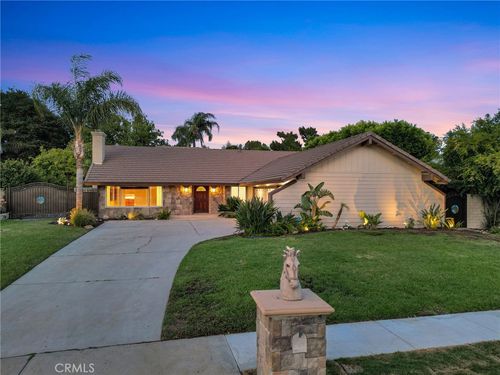 10938 Remmet Ave, Chatsworth, CA, 91311-1346 | Card Image