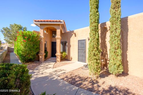 2025 Pinetrail St, Las Cruces, NM, 88012-6001 | Card Image