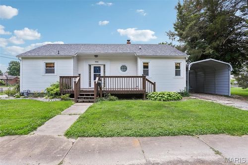 906 Page St, Staunton, IL, 62088-1656 | Card Image