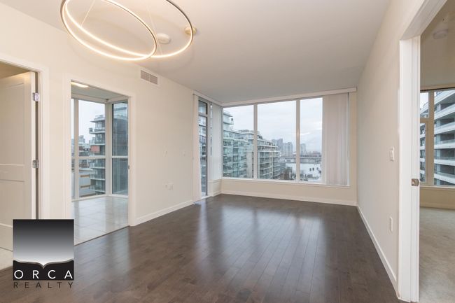 906 - 1708 Ontario Street, Condo with 3 bedrooms, 0 bathrooms and 1 parking in Vancouver BC | Image 3