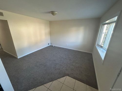 12416 Vernon Ave, Warren, MI, 48089-4944 | Card Image