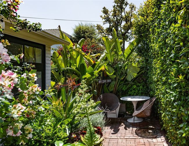 565 Lombardy Ln, House other with 2 bedrooms, 1 bathrooms and null parking in Laguna Beach CA | Image 6