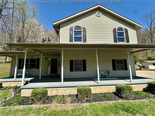 1079 Garretts Fork Rd, Chapmanville, WV, 25508-8710 | Card Image