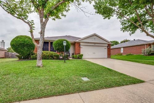 1717 Berkeley Dr, Glenn Heights, TX, 75154-8285 | Card Image