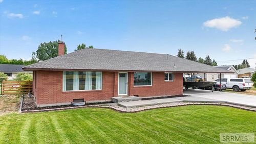 559 Rich Ln, Blackfoot, ID, 83221-3951 | Card Image