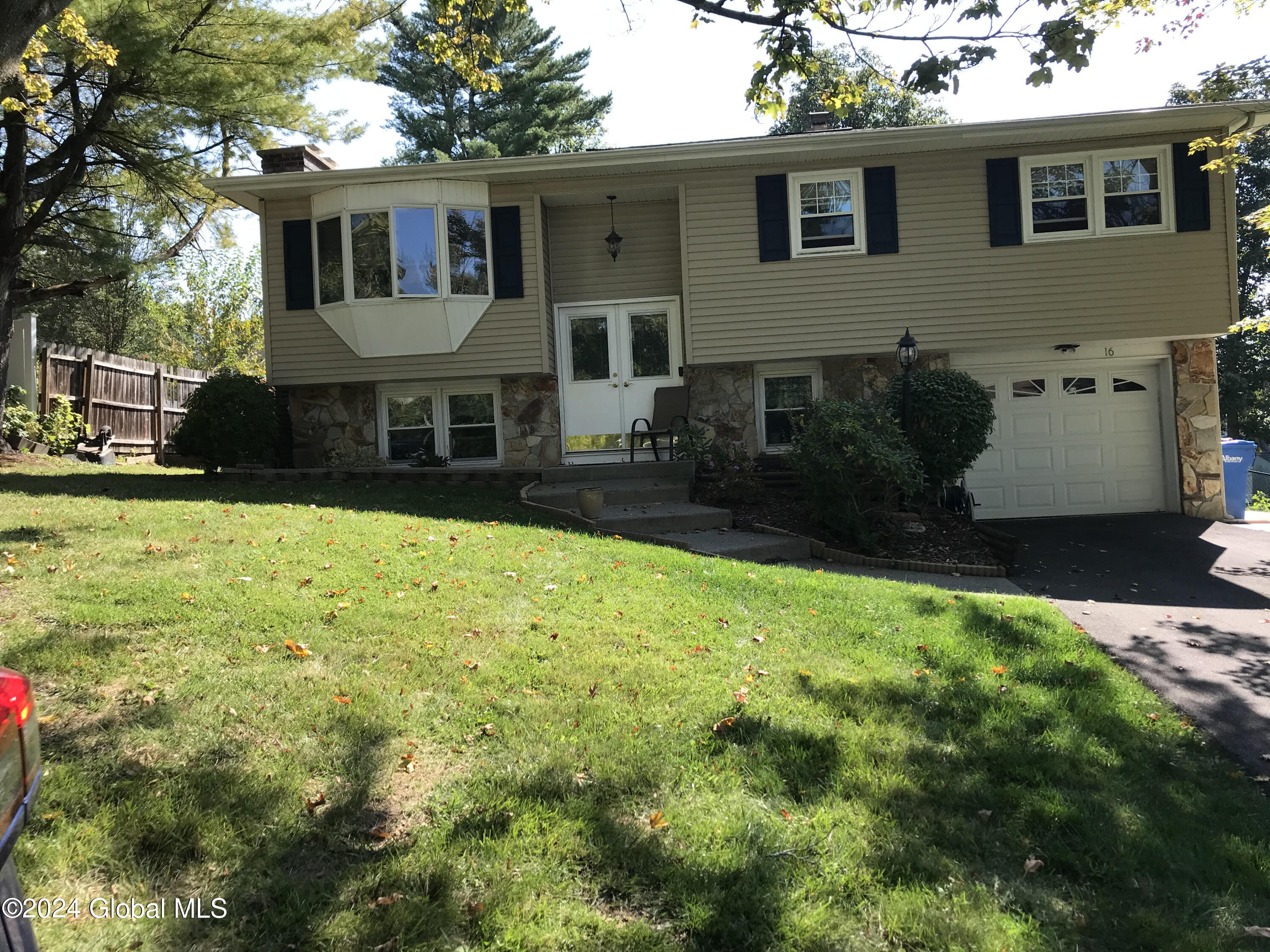 Tallmadge Ave, Albany, NY 12208