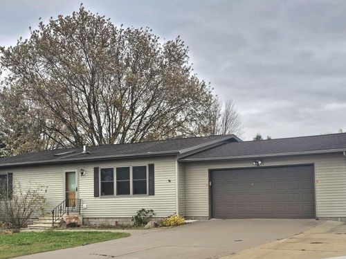 215 Sarah Cir, Rockland, WI, 54653-8021 | Card Image