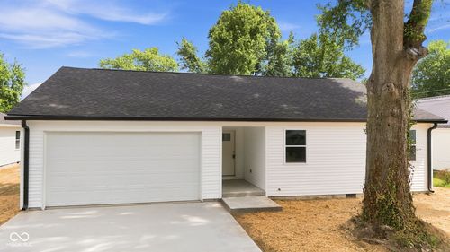 230 North St, Austin, IN, 47102-1841 | Card Image