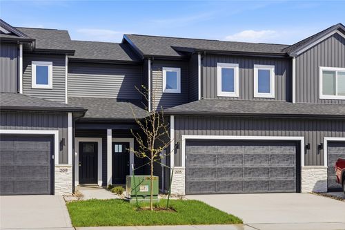 205 Ne Doe Pointe Ln, Ankeny, IA, 50021-7001 | Card Image