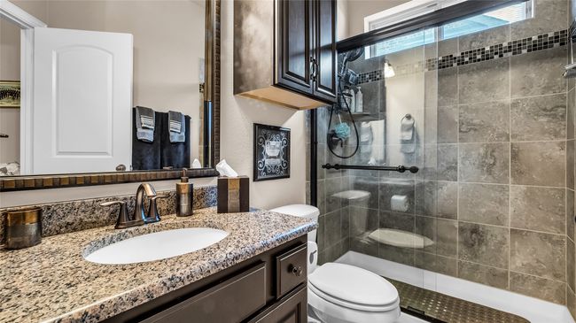 Bathroom 2 | Image 17