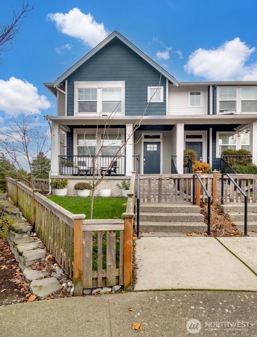 6830 31st Ave Sw, Seattle, WA, 98126-4204 | Card Image