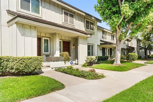 9549 Karmont Ave, South Gate, CA, 90280-5406 | Card Image