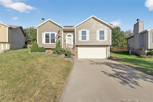 11031 N Ditman Ct, Kansas City, MO, 64157-1199 | Card Image