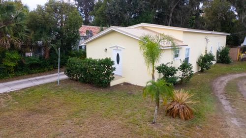 138 Park Blvd, New Smyrna Beach, FL, 32168-6935 | Card Image