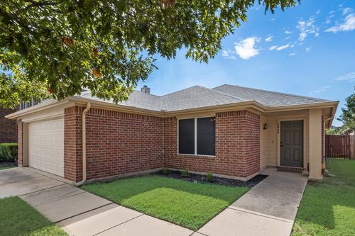 4848 Trail Hollow Dr, Fort Worth, TX, 76244-6527 | Card Image