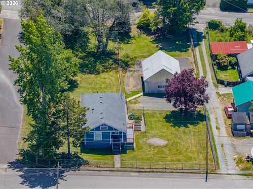 1228 Spruce St, Myrtle Point, OR, 97458-1325 | Card Image
