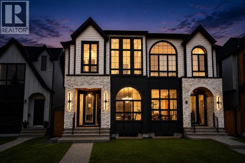 2212 35 St Sw, Calgary, AB, T3E2X8 | Card Image