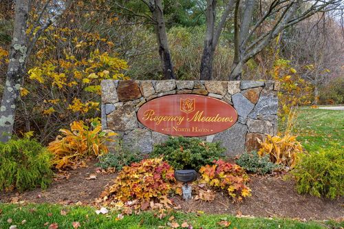 28-28 Fieldstone Ct, North Haven, CT, 06473-2891 | Card Image