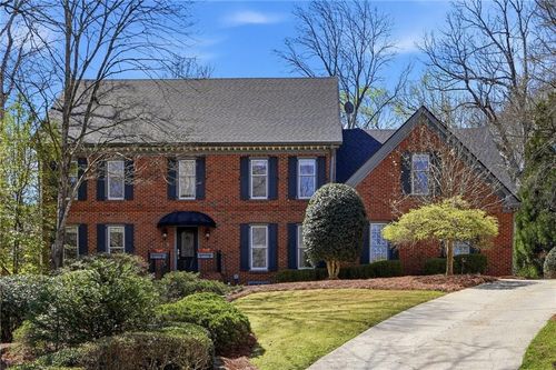 7300 Chattahoochee Bluff Dr, Sandy Springs, GA, 30350-1072 | Card Image
