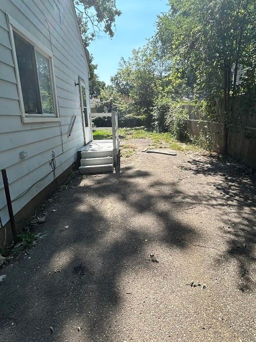 1374 Webber Ave, Burton, MI, 48529-2034 | Card Image