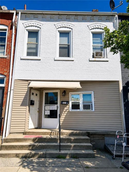 631 N 7th St, Allentown, PA, 18102-1671 | Card Image