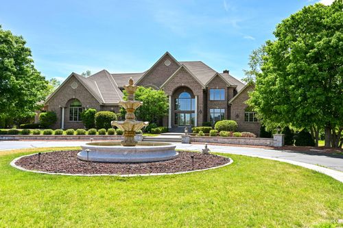 3277 N Canterbury Ln, Summit, WI, 53066-9131 | Card Image