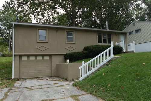 4949 N Topping Ave, Kansas City, MO, 64119-3835 | Card Image