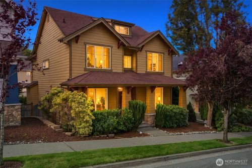 2117 Nw Far Country Ln, Issaquah, WA, 98027-5609 | Card Image