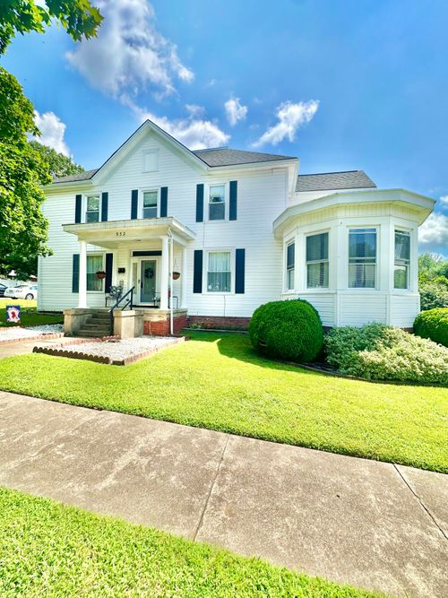 932 Mccormick Blvd, Clifton Forge, VA, 24422-1038 | Card Image