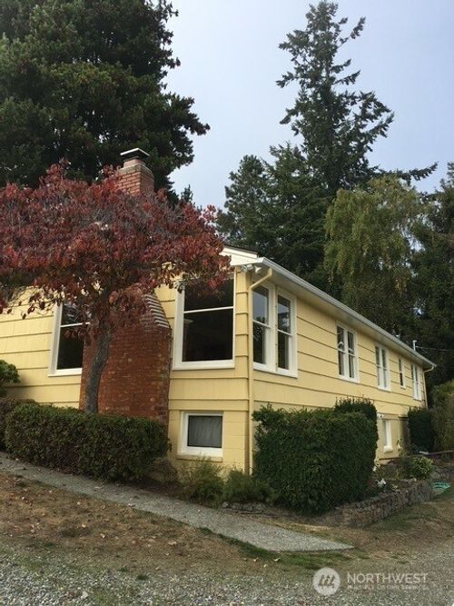 261 Eagle Pl Ne, Bainbridge Island, WA, 98110-1930 | Card Image