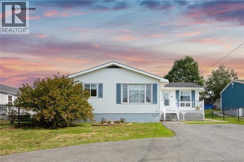 18 St Anne St, House with 2 bedrooms, 2 bathrooms and null parking in Saint John NB | Card Image