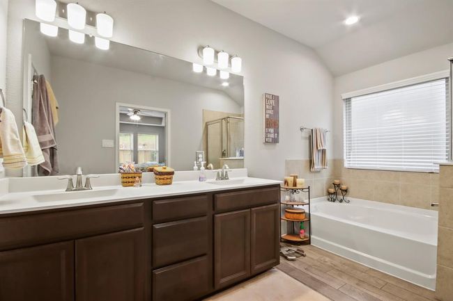 914 Golden Willow Ln, House other with 4 bedrooms, 3 bathrooms and 2 parking in Conroe TX | Image 18