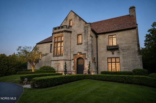 2908 River Rd, Maumee, OH, 43537-3741 | Card Image